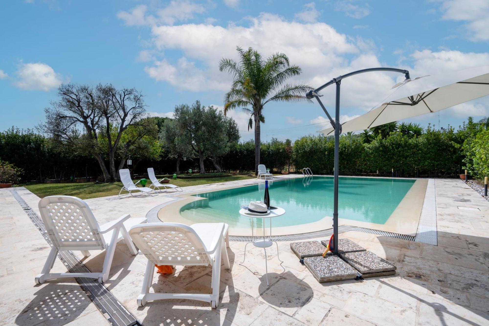 Villa Poggio With Pool - Exclusive Retreat Noicattaro